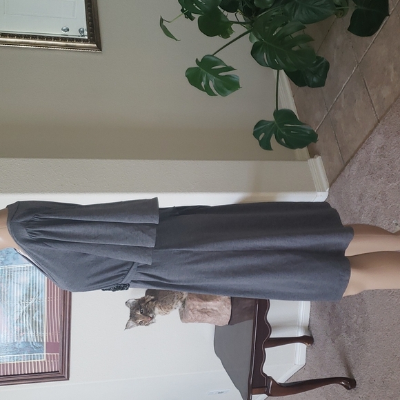 Clues New York 6 oversized flutter sleeve jewel adorned waist vneck - Picture 6 of 11